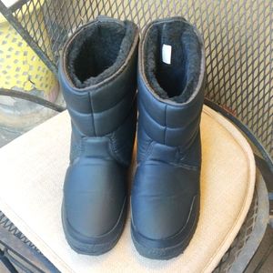Khombu boots size 10 black